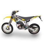 Road legal as 125 class (A1 / B196), available with two different tires: road / hybrid (R) and off-road (E) Experience the ultimate performance with the Storm Bee , the most powerful model in the SURRON range. With an impressive total weight of 130 kg, this bike is more than twice as heavy as the “Light Bee” model, but the Storm Bee is not a “high-performance mountain bike with an electric motor”, but a full-fledged electric enduro – a real one Motorcycle. The Storm Bee's water-cooled electric drive delivers 22.5 kilowatts , which corresponds to over 30 hp . This means the bike can reach speeds of over 100 km/h, precisely 110 km/h . The torque of more than 530 Nm at the wheel is unique on the market and accelerates the bike from 0-50km/h in just 1.9 seconds. Experience the incredible performance and power that only the Storm Bee can offer.